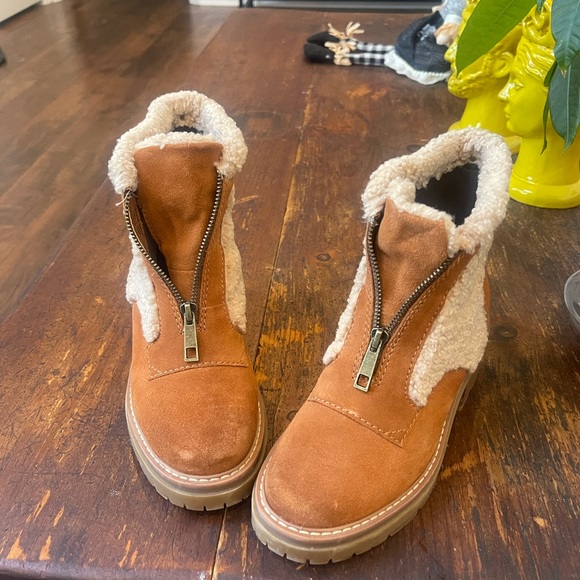 Naturalizer Shoes - Brown winter boots  Good Condition